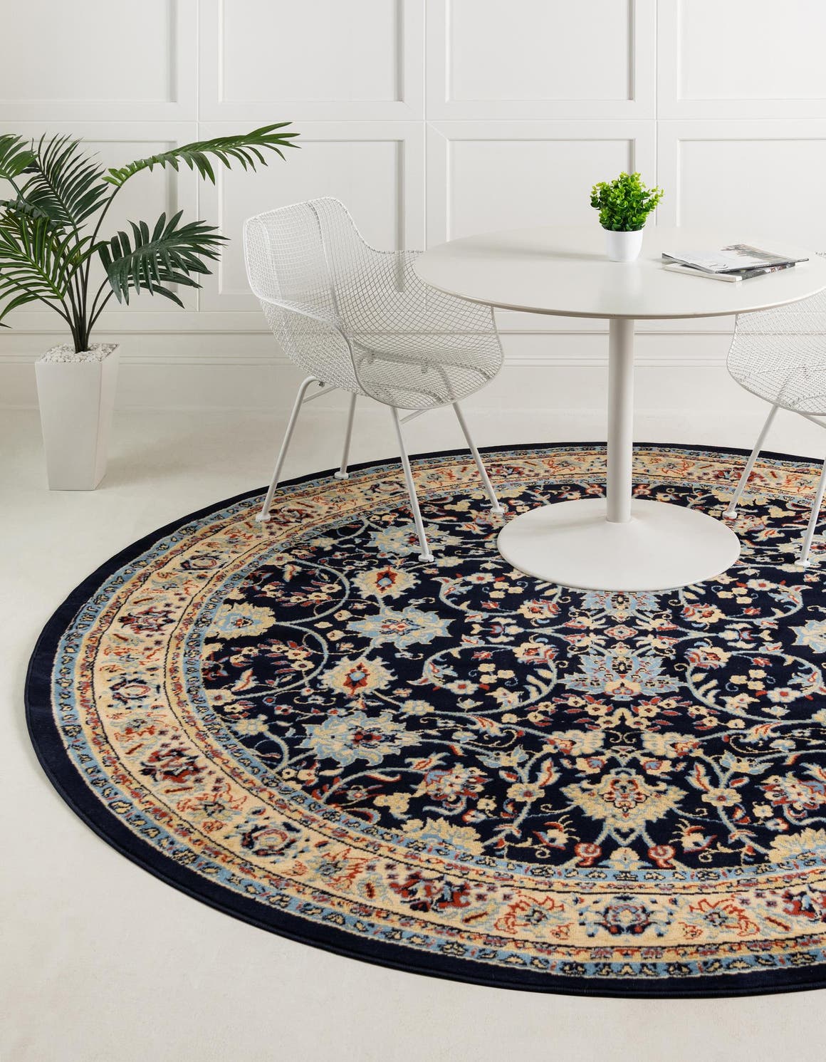 Rund Teppich Kashan Design in Marineblau von Hadorn™ - Lifestyle Image