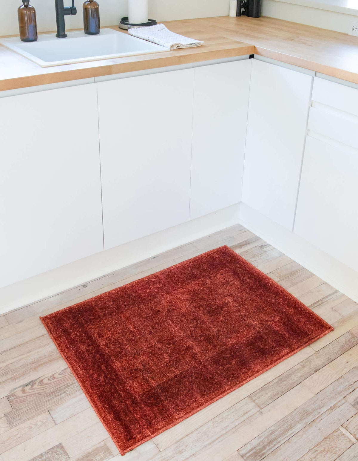 Rechteck Teppich Vista in Rot von Hadorn™ - Lifestyle Image