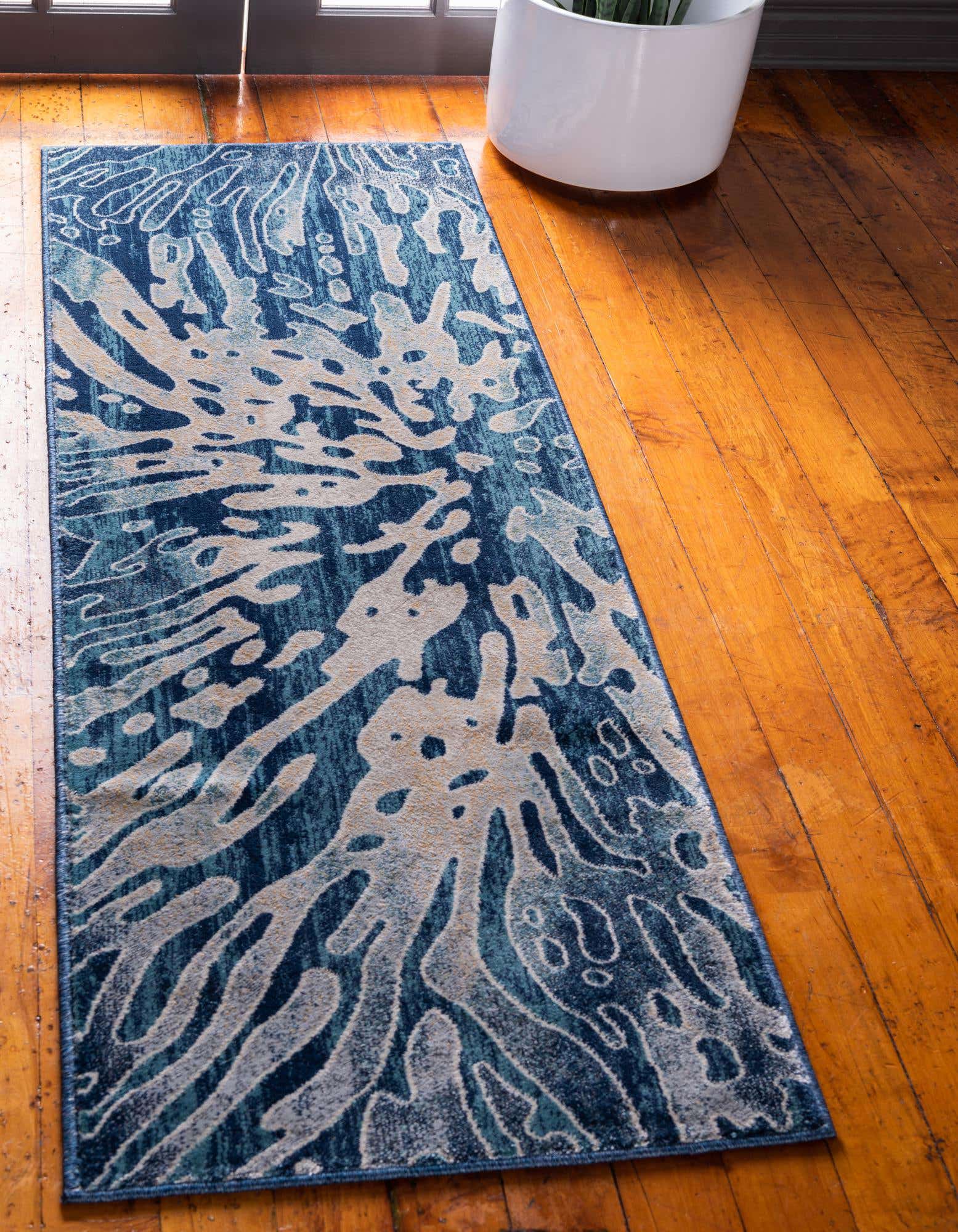 Läufer Teppich Ethereal in Blau von Hadorn™ - Lifestyle Image