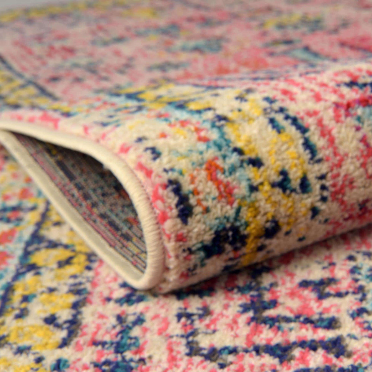 Rechteck Teppich Alta in Rosa von Hadorn™ - Lifestyle Image