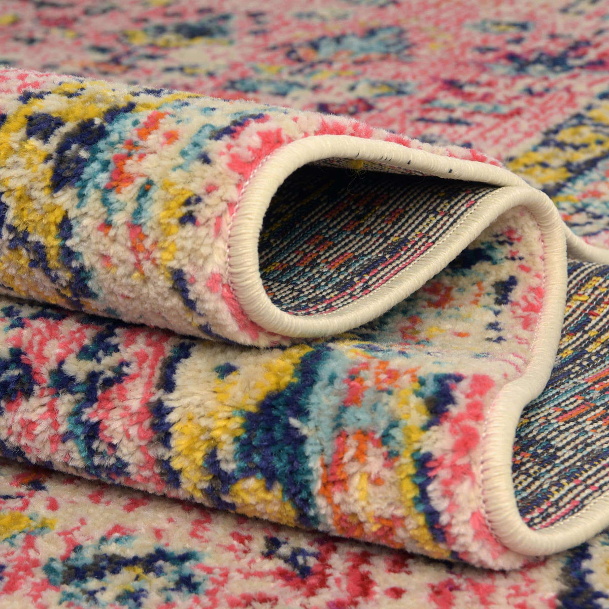 Rechteck Teppich Alta in Rosa von Hadorn™ - Lifestyle Image