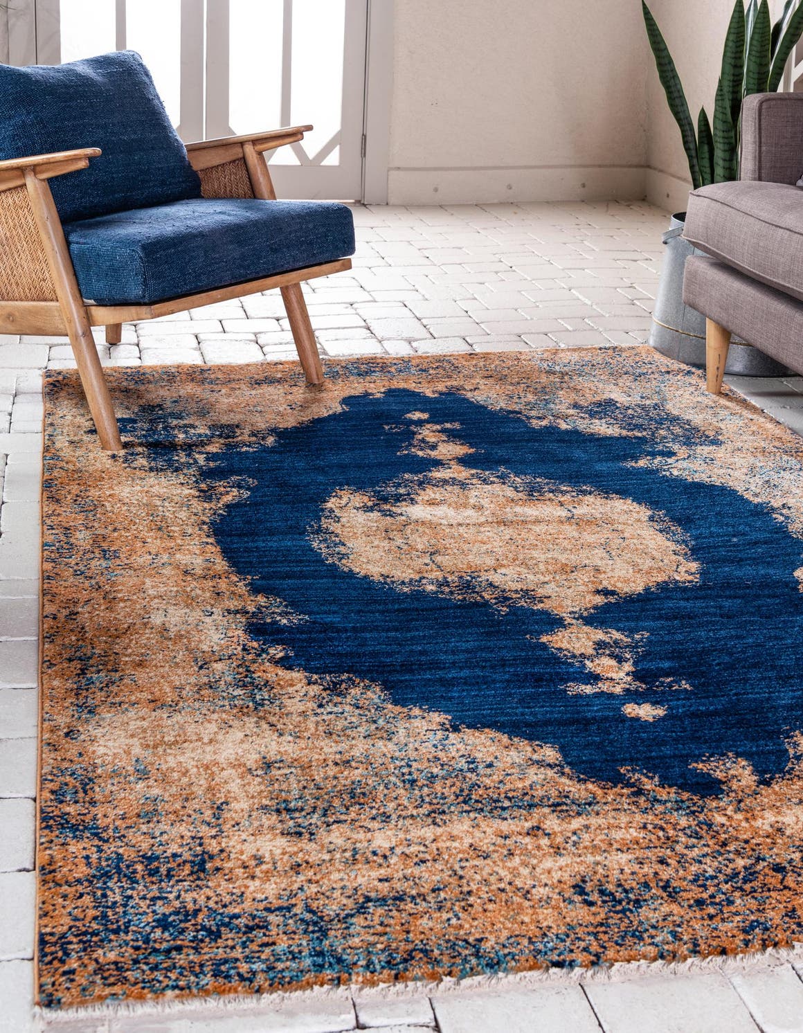 Rechteck Teppich Graham in Marineblau von Hadorn™ - Lifestyle Image
