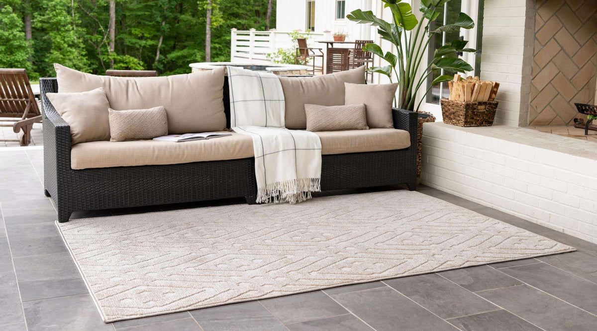 Rechteck Outdoor Teppich Sabrina Soto Outdoor in Beige von Hadorn™ - Lifestyle Image