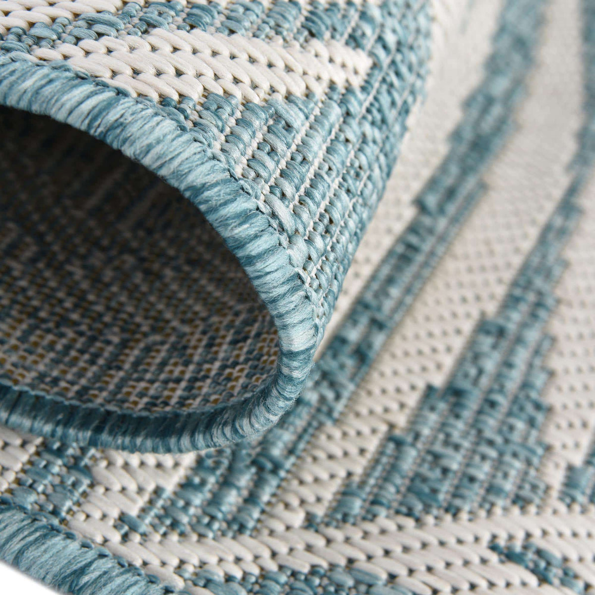 Rechteck Outdoor Teppich Outdoor Botanical in Hellblau von Hadorn™ - Lifestyle Image