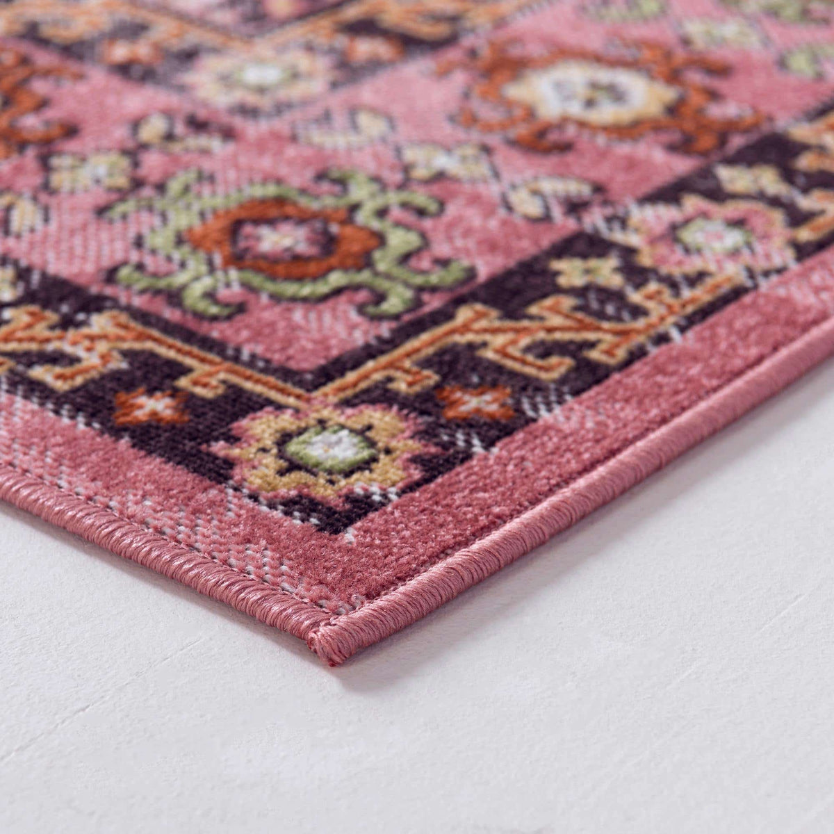 Rechteck Teppich Lucerne in Rosa von Hadorn™ - Lifestyle Image