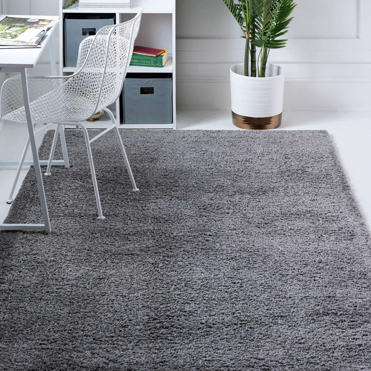 Rechteck Hochflorteppich Soft Solid Shag in Pebble Grau von Hadorn™ - Lifestyle Image