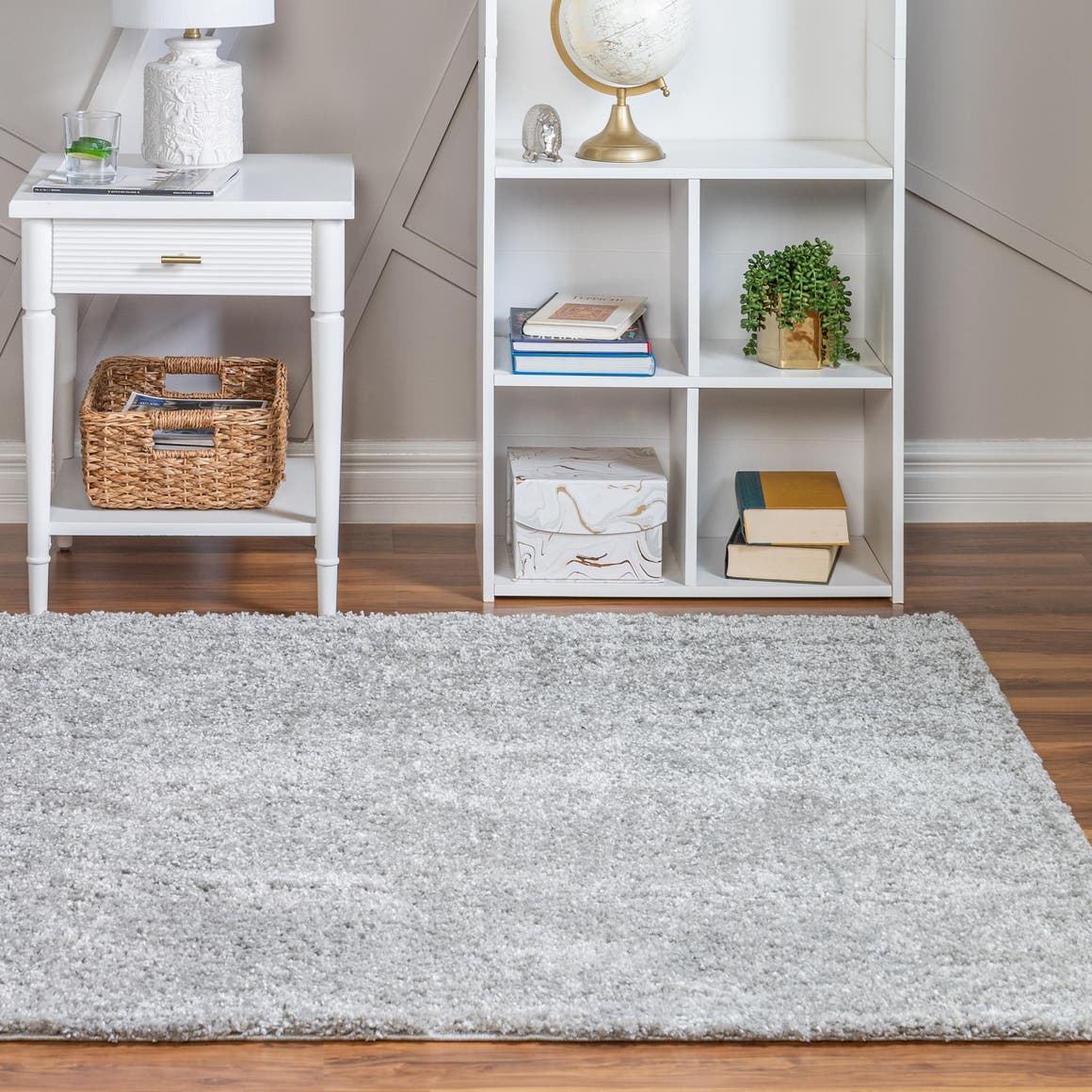 Quadratisch Hochflorteppich Soft Solid Shag in Wolkengrau von Hadorn™ - Lifestyle Image