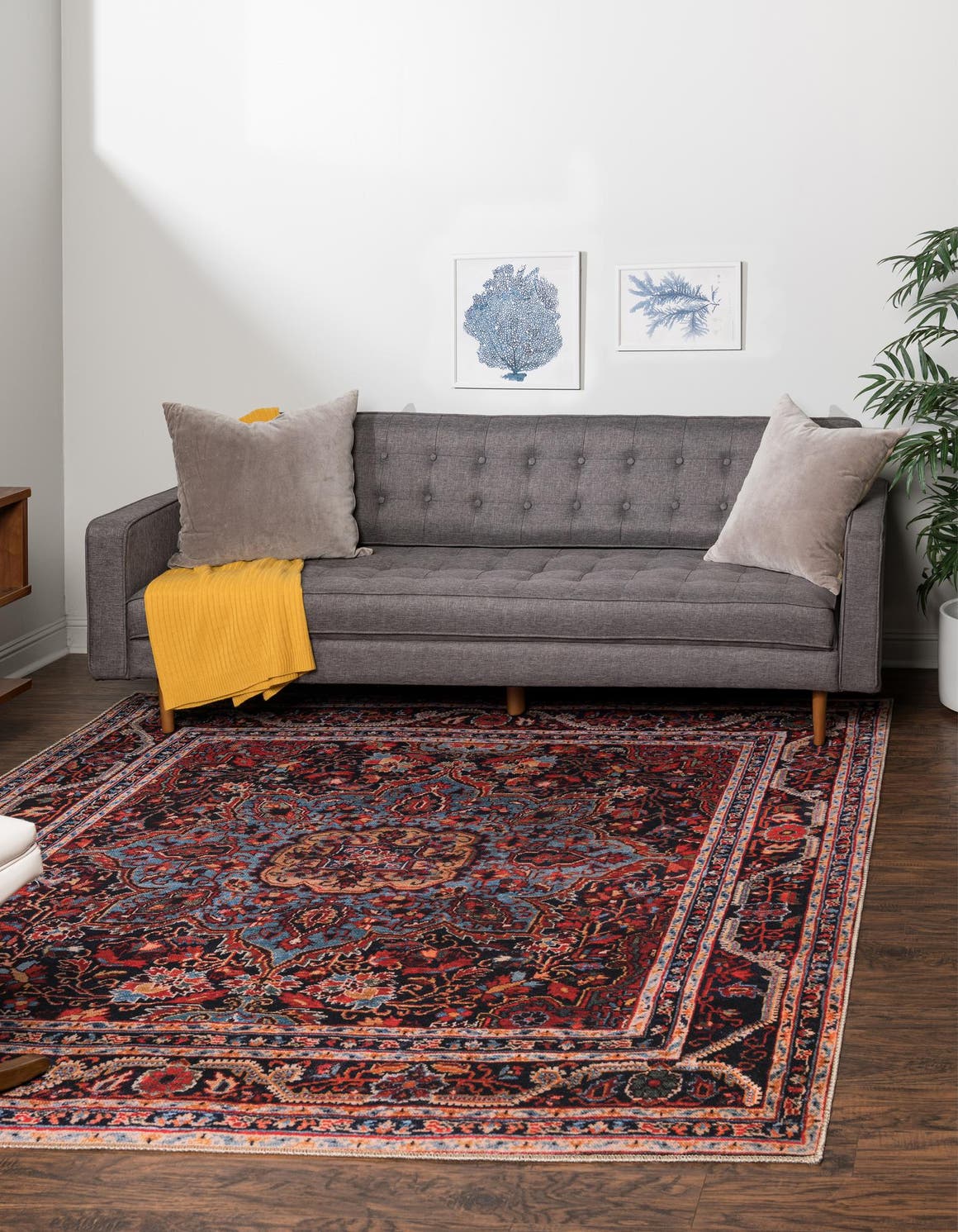 Quadratisch Teppich Timeless in Rot von Hadorn™ - Lifestyle Image