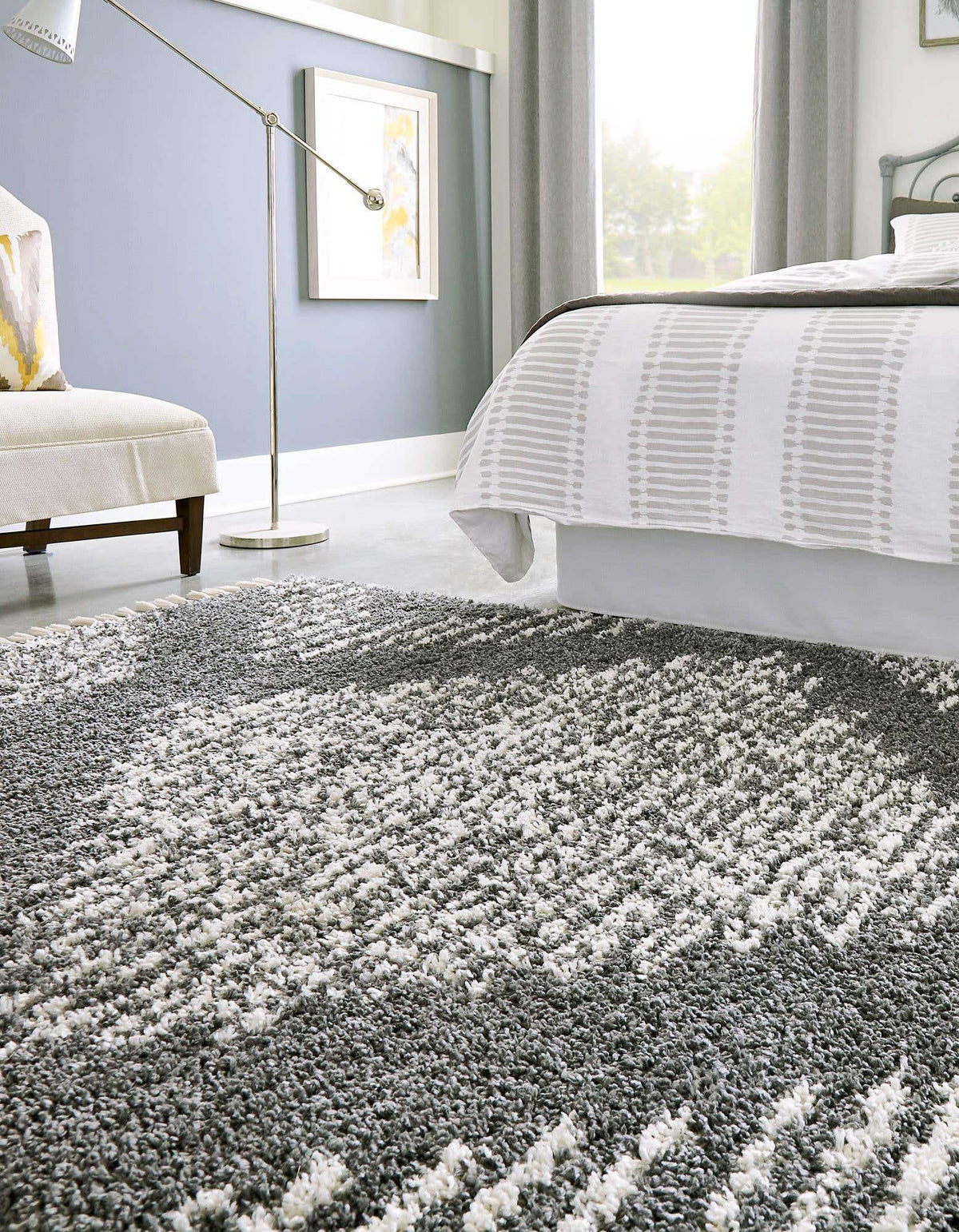 Rechteck Hochflorteppich Serenity Shag in Grau von Hadorn™ - Lifestyle Image