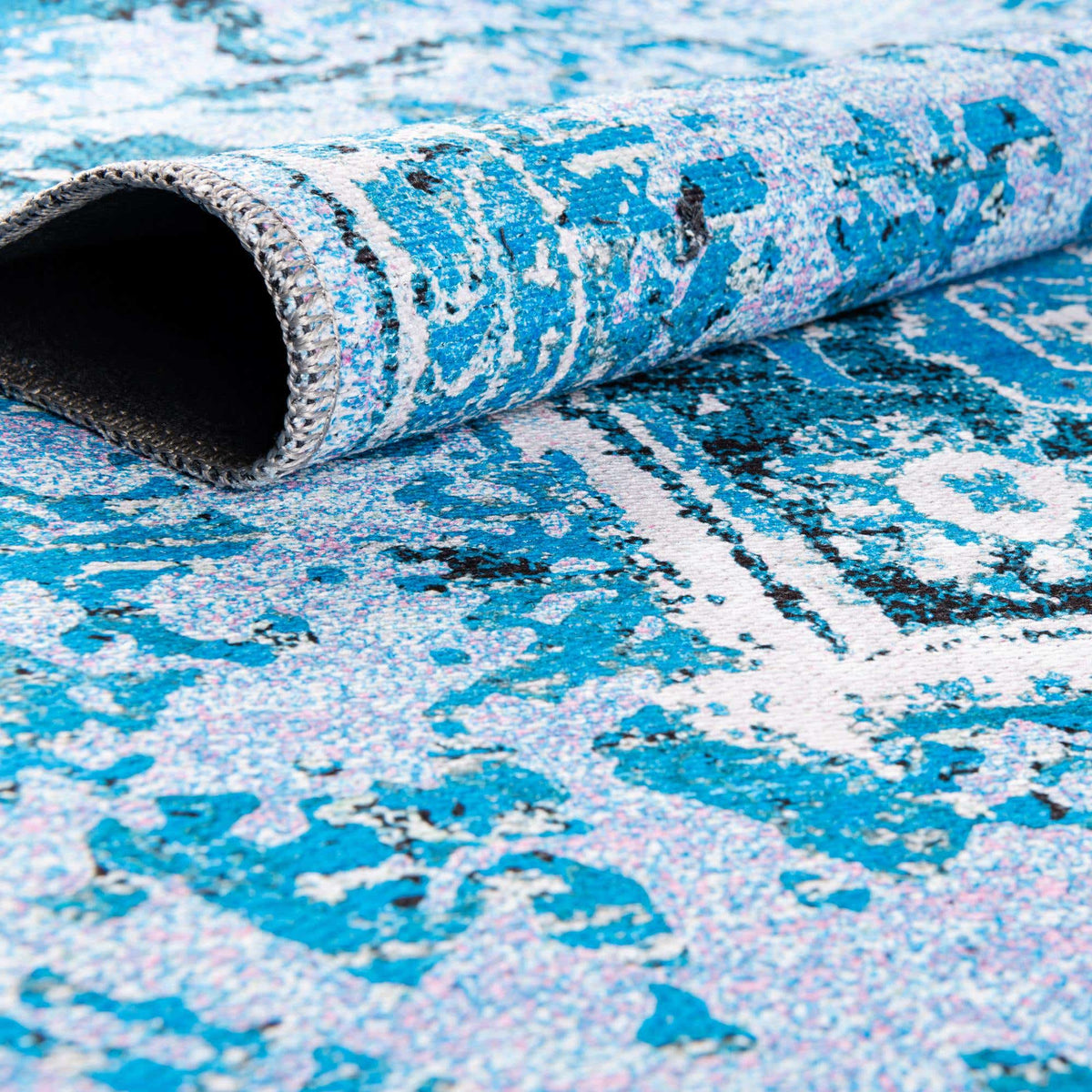 Rechteck Teppich Renaissance in Aqua Blau von Hadorn™ - Lifestyle Image