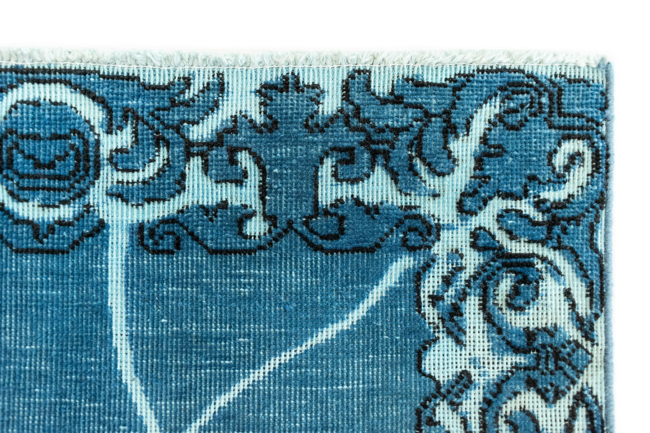 75x225 Vintage Royal