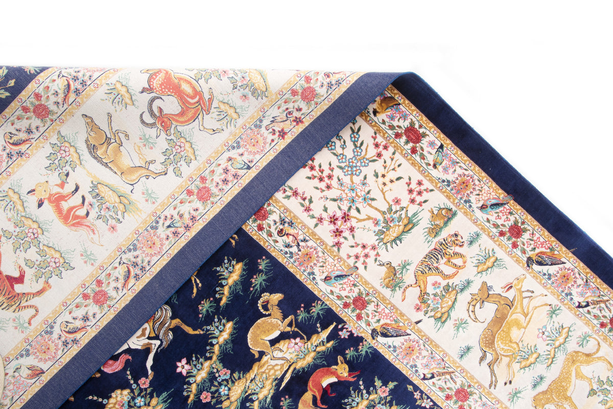 Rechteck Teppich Ghom Design in Dunkelblau von Hadorn™ - Lifestyle Image