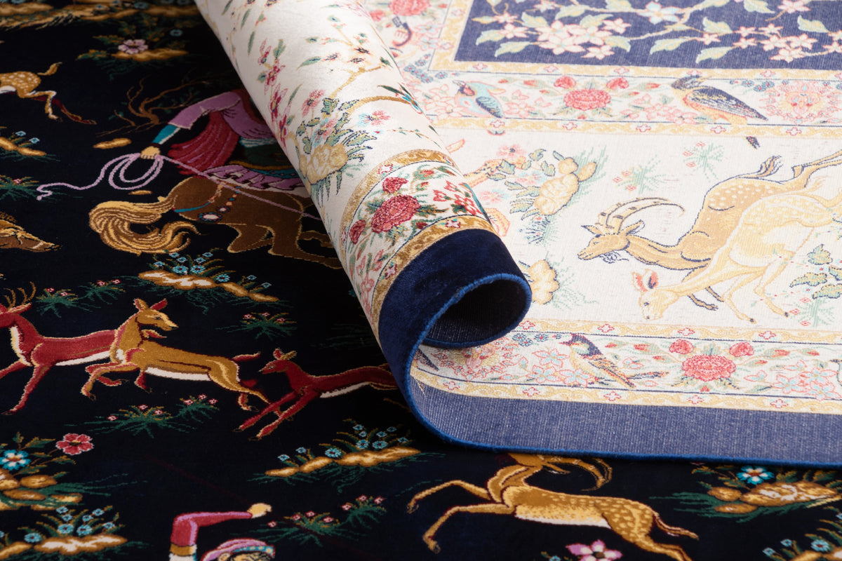 Rechteck Teppich Ghom Design in Dunkelblau von Hadorn™ - Lifestyle Image